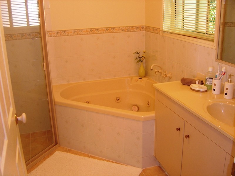 4/429 Pine Ridge Road, Runaway Bay QLD 4216