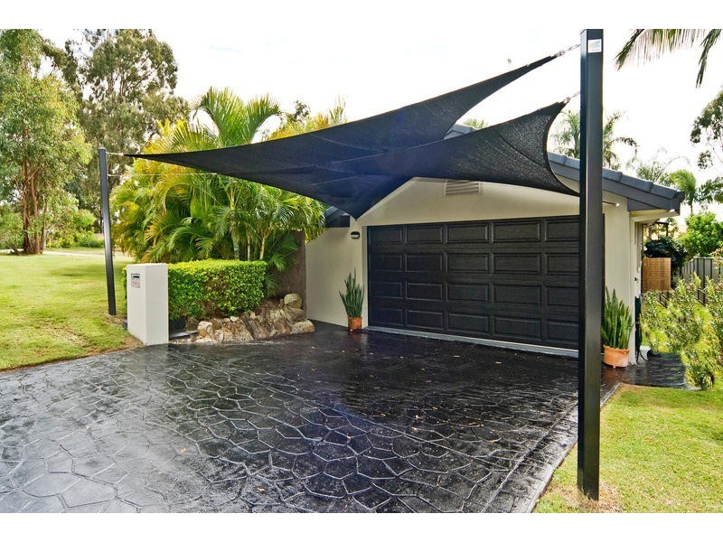 11 Bathurst Court, Helensvale QLD 4212