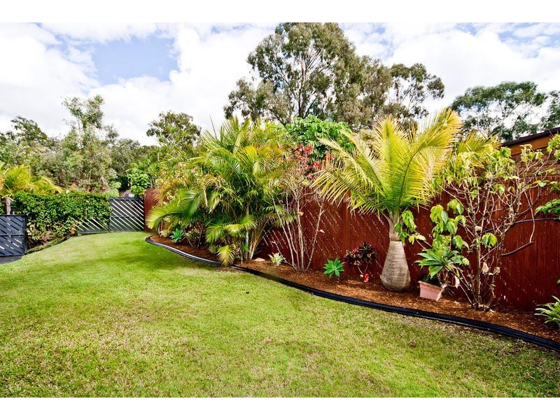 11 Bathurst Court, Helensvale QLD 4212