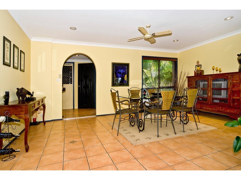 11 Bathurst Court, Helensvale QLD 4212