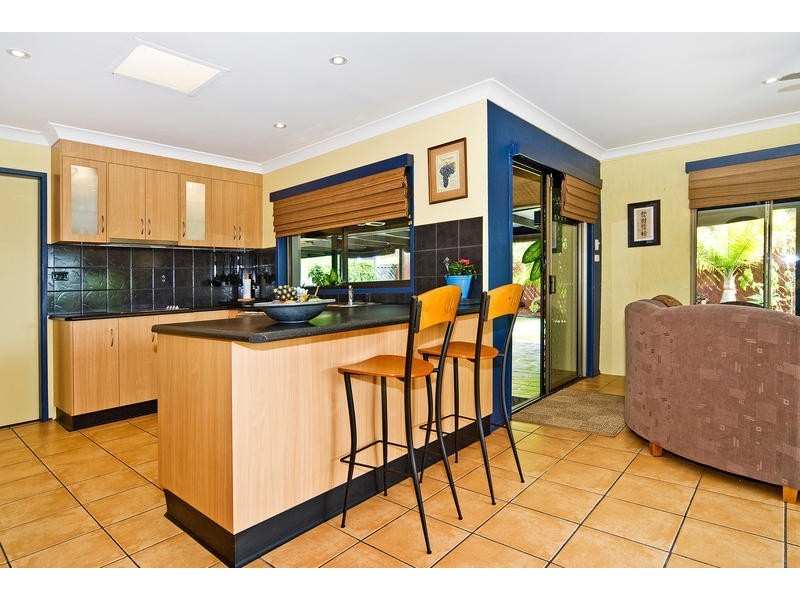 11 Bathurst Court, Helensvale QLD 4212