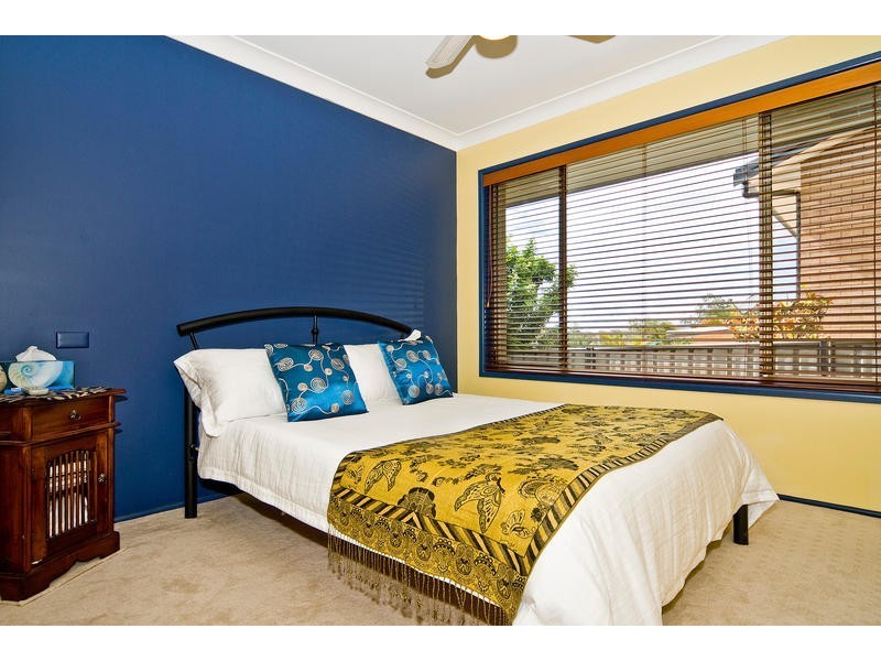 11 Bathurst Court, Helensvale QLD 4212
