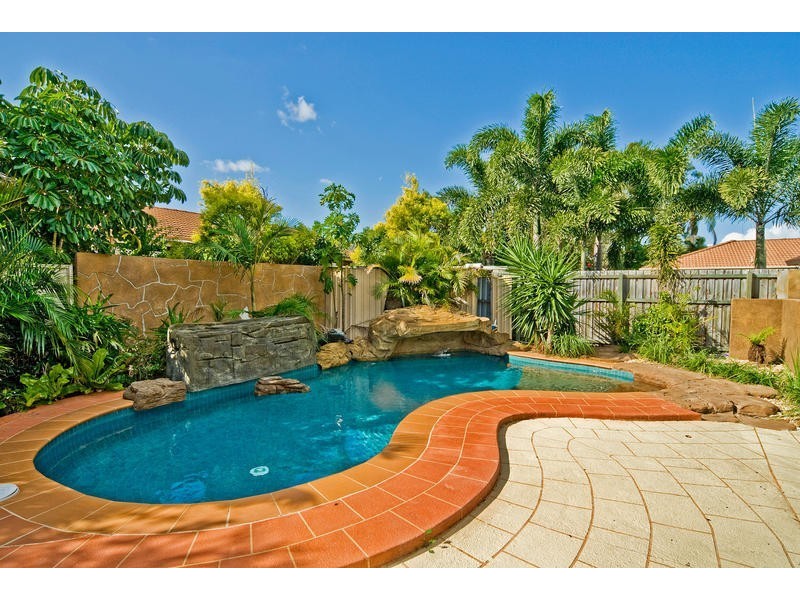 49 Poinsettia Avenue, Hollywell QLD 4216