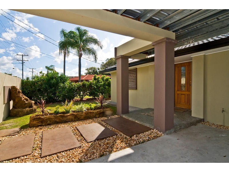 49 Poinsettia Avenue, Hollywell QLD 4216