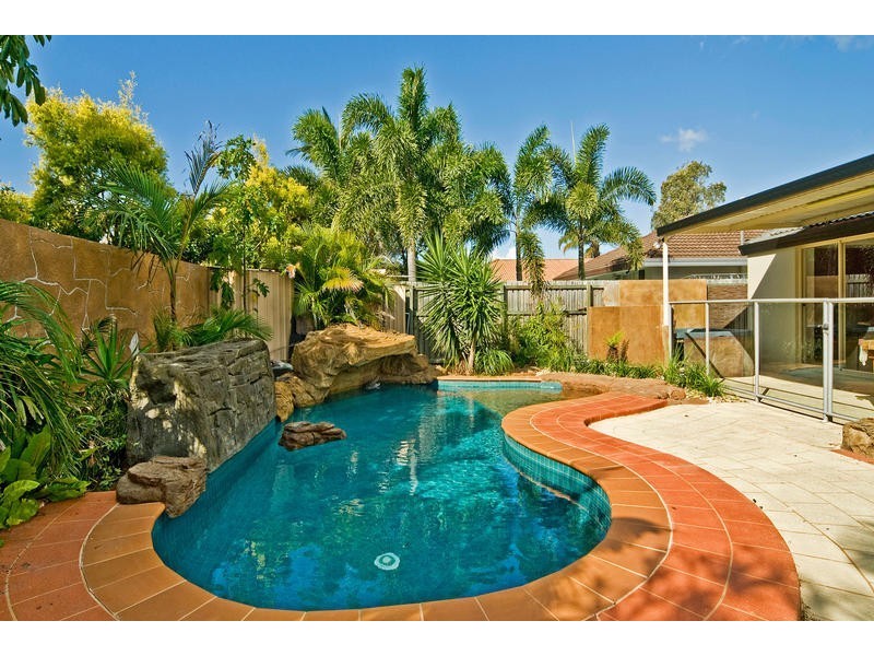 49 Poinsettia Avenue, Hollywell QLD 4216