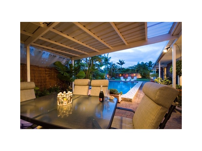 11 Daru Avenue, Runaway Bay QLD 4216