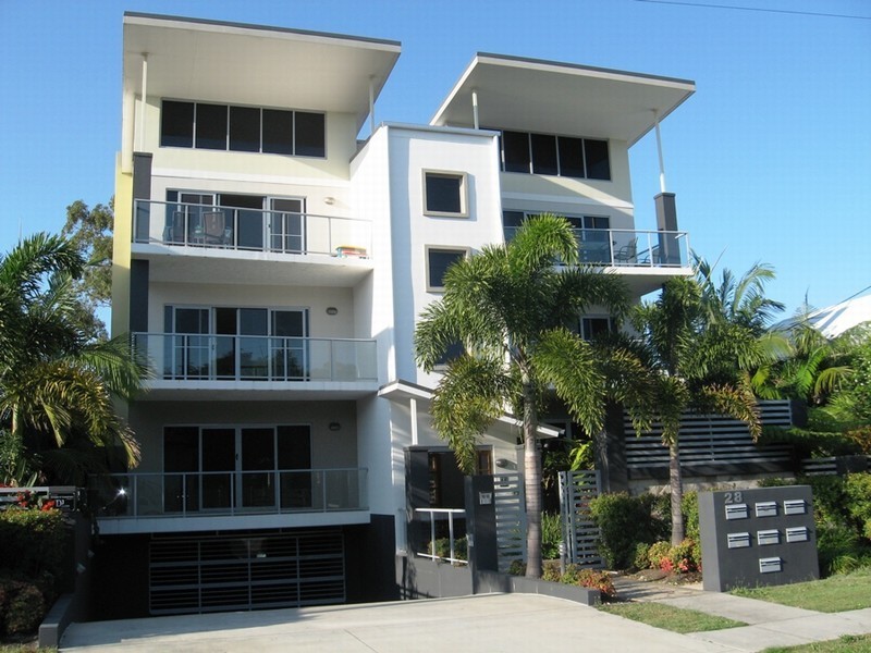4/28 Parker Street, Labrador QLD 4215