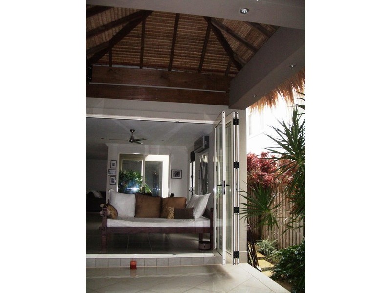 1/58 Bayview Street, Runaway Bay QLD 4216