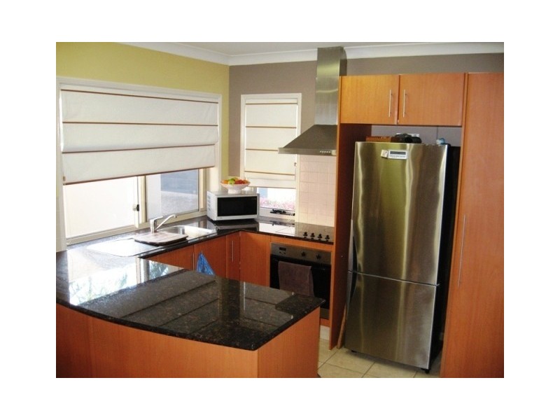 1/162 Muir Street, Labrador QLD 4215