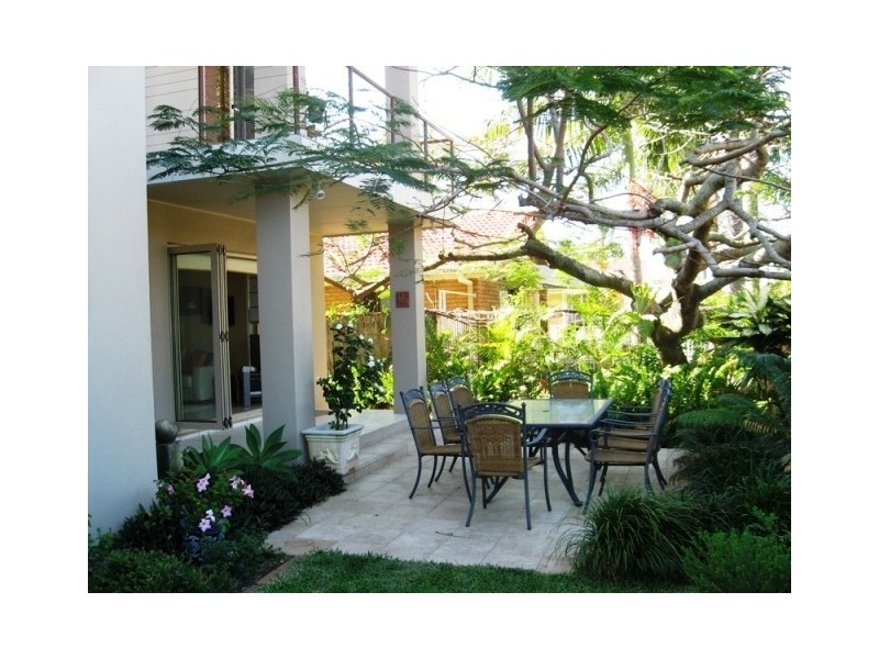 1/162 Muir Street, Labrador QLD 4215