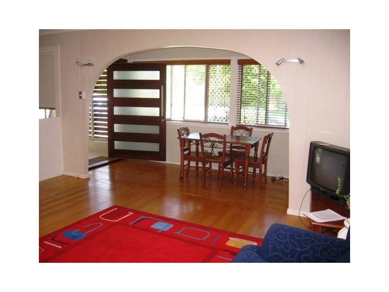 3 Thelma Ave, Biggera Waters QLD 4216