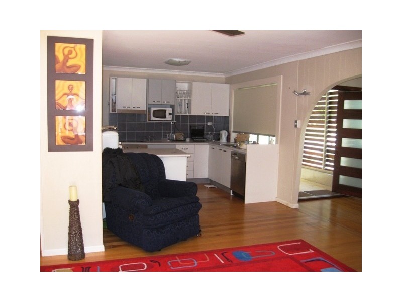 3 Thelma Ave, Biggera Waters QLD 4216