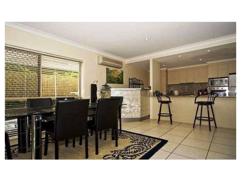 1/52 Bayview Street, Runaway Bay QLD 4216