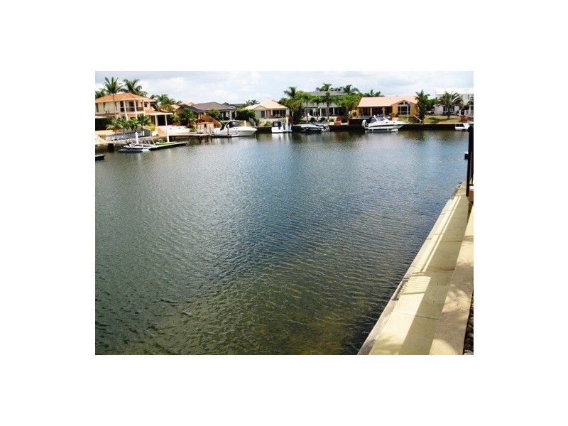 43 Nirvana Court, Runaway Bay QLD 4216