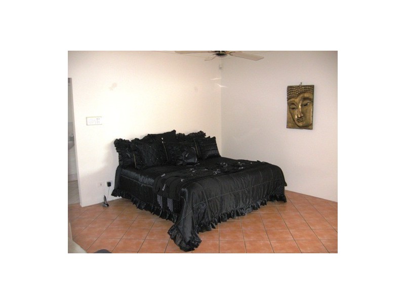 43 Nirvana Court, Runaway Bay QLD 4216