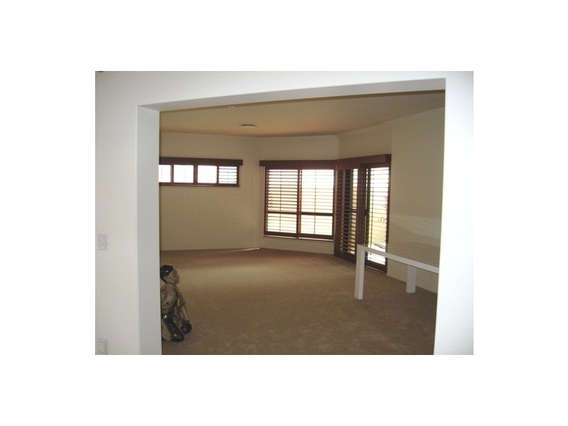 43 Nirvana Court, Runaway Bay QLD 4216