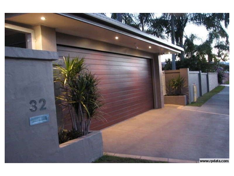 32 Simbai Street, Runaway Bay QLD 4216