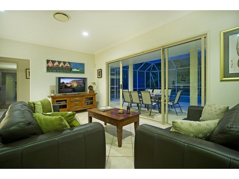 1006 Rosebank Way, Hope Island QLD 4212