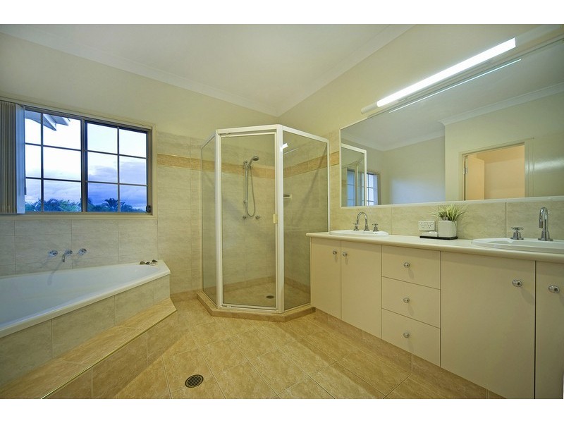 1006 Rosebank Way, Hope Island QLD 4212