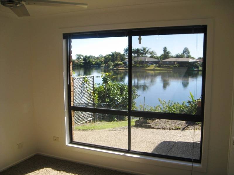 2/33 Kangaroo Avenue, Coombabah QLD 4216