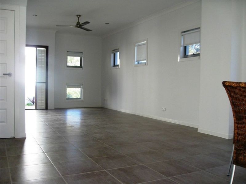 8/5 Ashbourne Terrace, Biggera Waters QLD 4216