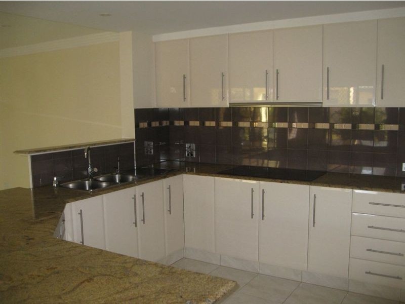 15 Lagos, Coombabah QLD 4216