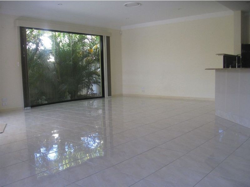 15 Lagos, Coombabah QLD 4216