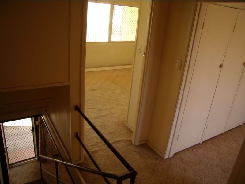 1/18 Oleander Ave, Biggera Waters QLD 4216