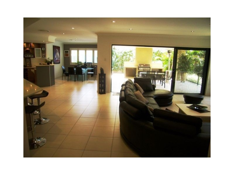 17 Lagos, Coombabah QLD 4216