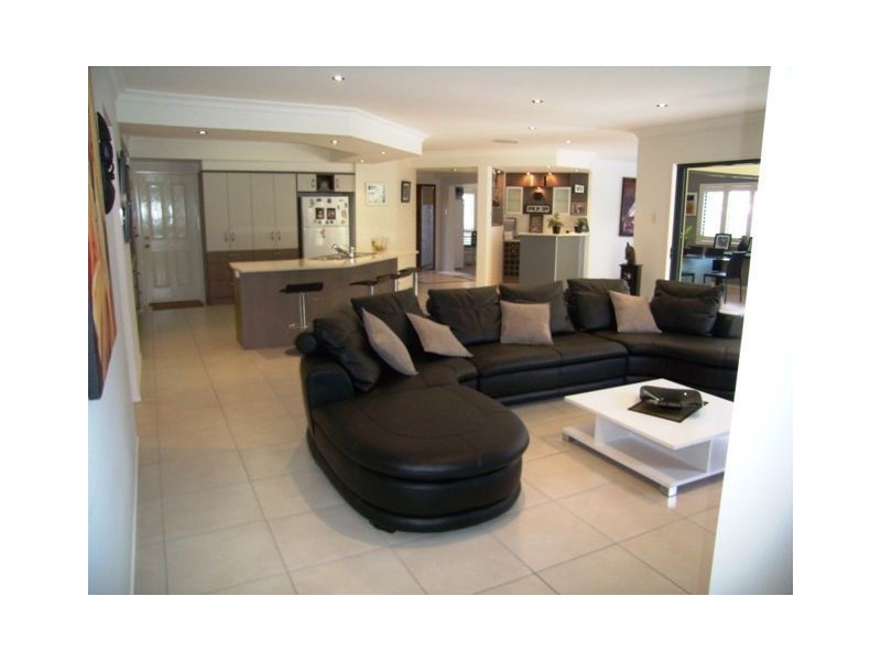 17 Lagos, Coombabah QLD 4216