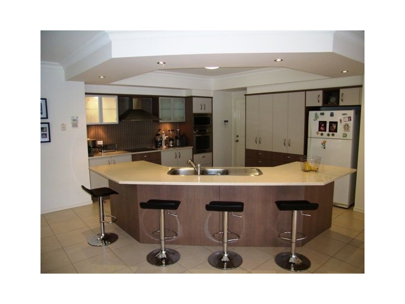 17 Lagos, Coombabah QLD 4216