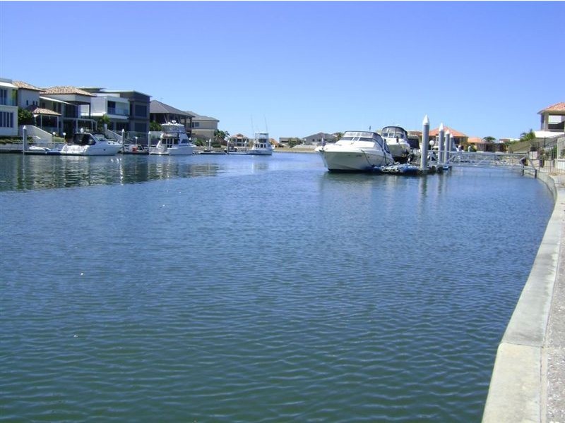 Sovereign Islands QLD 4216