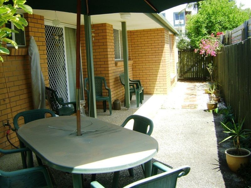 1/9A Middle Street, Labrador QLD 4215