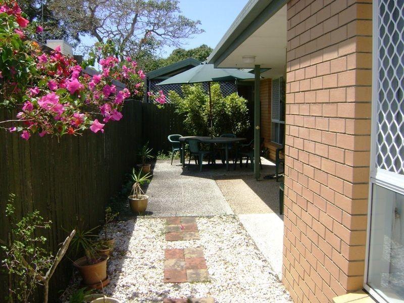 1/9A Middle Street, Labrador QLD 4215