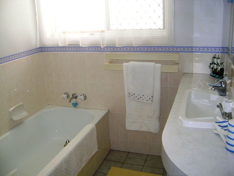 1/9A Middle Street, Labrador QLD 4215