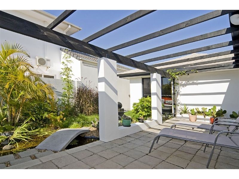 1 Calmwater Crescent, Helensvale QLD 4212