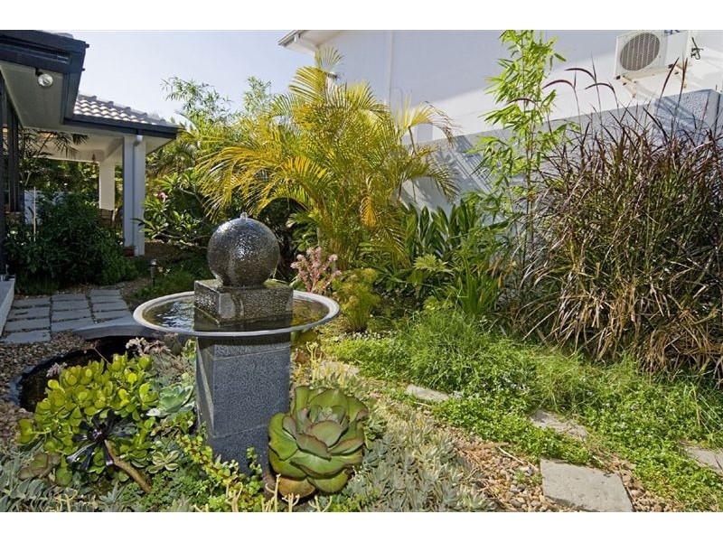 1 Calmwater Crescent, Helensvale QLD 4212