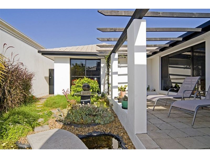 1 Calmwater Crescent, Helensvale QLD 4212