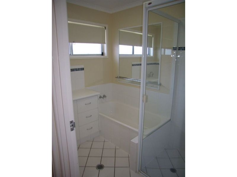 Hollywell QLD 4216