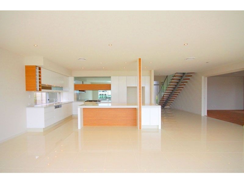 73 Compass Drive, Biggera Waters QLD 4216