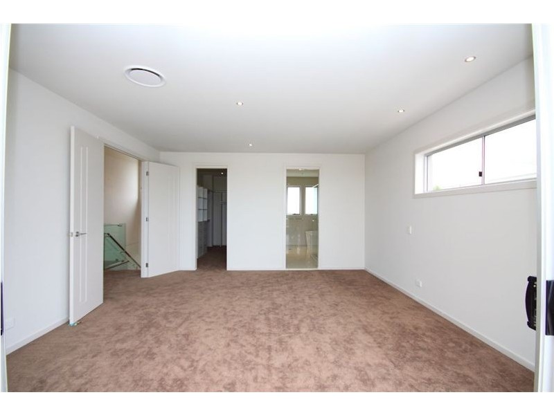 73 Compass Drive, Biggera Waters QLD 4216