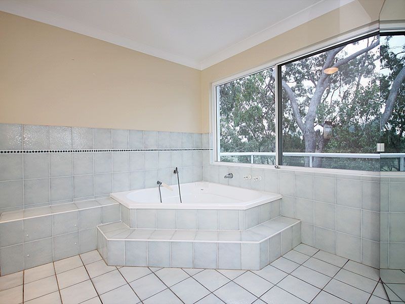 40 Chindrina Street, Hope Island QLD 4212