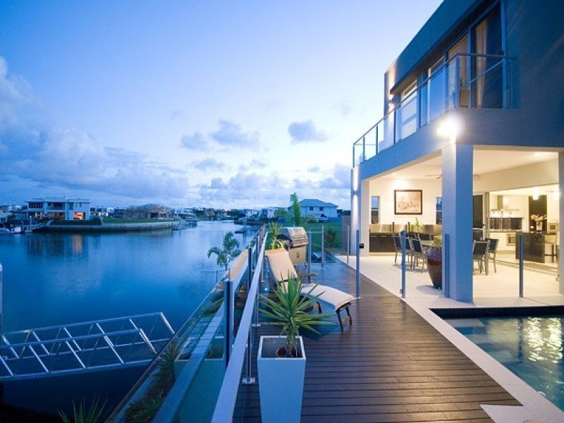 71 Compass Drive, Biggera Waters QLD 4216