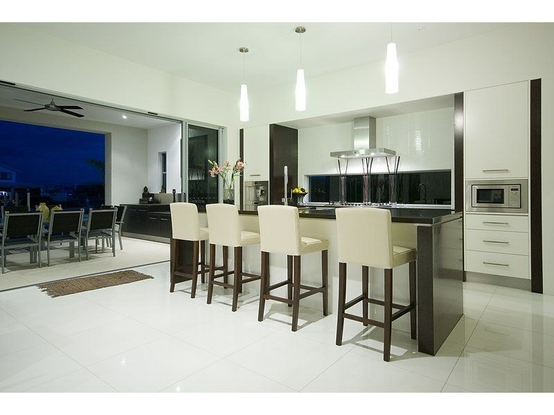 71 Compass Drive, Biggera Waters QLD 4216