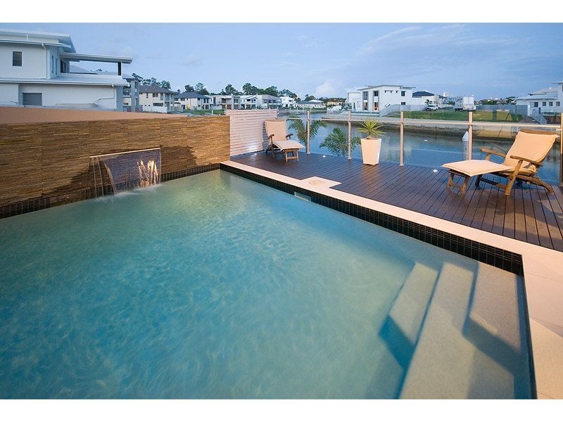 71 Compass Drive, Biggera Waters QLD 4216