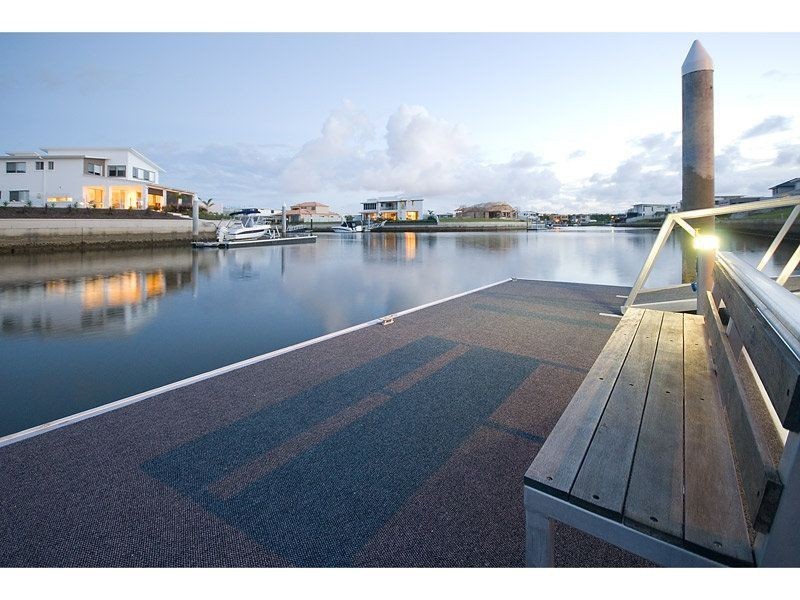 71 Compass Drive, Biggera Waters QLD 4216