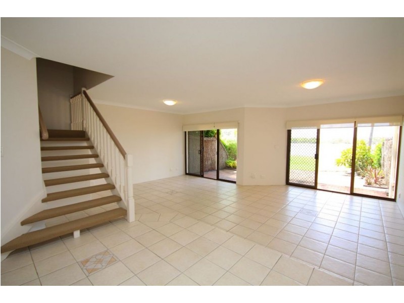 10/81 Boykambil Esplanade, Hope Island QLD 4212