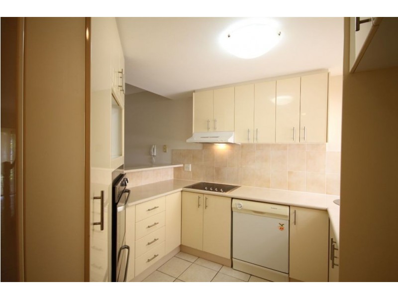 10/81 Boykambil Esplanade, Hope Island QLD 4212