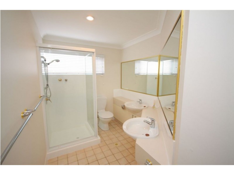 10/81 Boykambil Esplanade, Hope Island QLD 4212