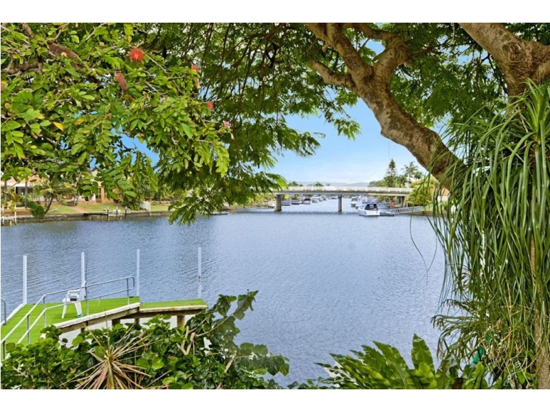 182 Morala Avenue, Runaway Bay QLD 4216